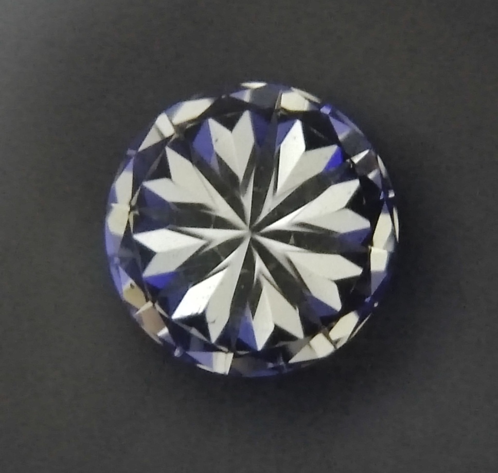 Diamante BR 0.649 SI1 L EX DIAMANE · Corazones (H&A)