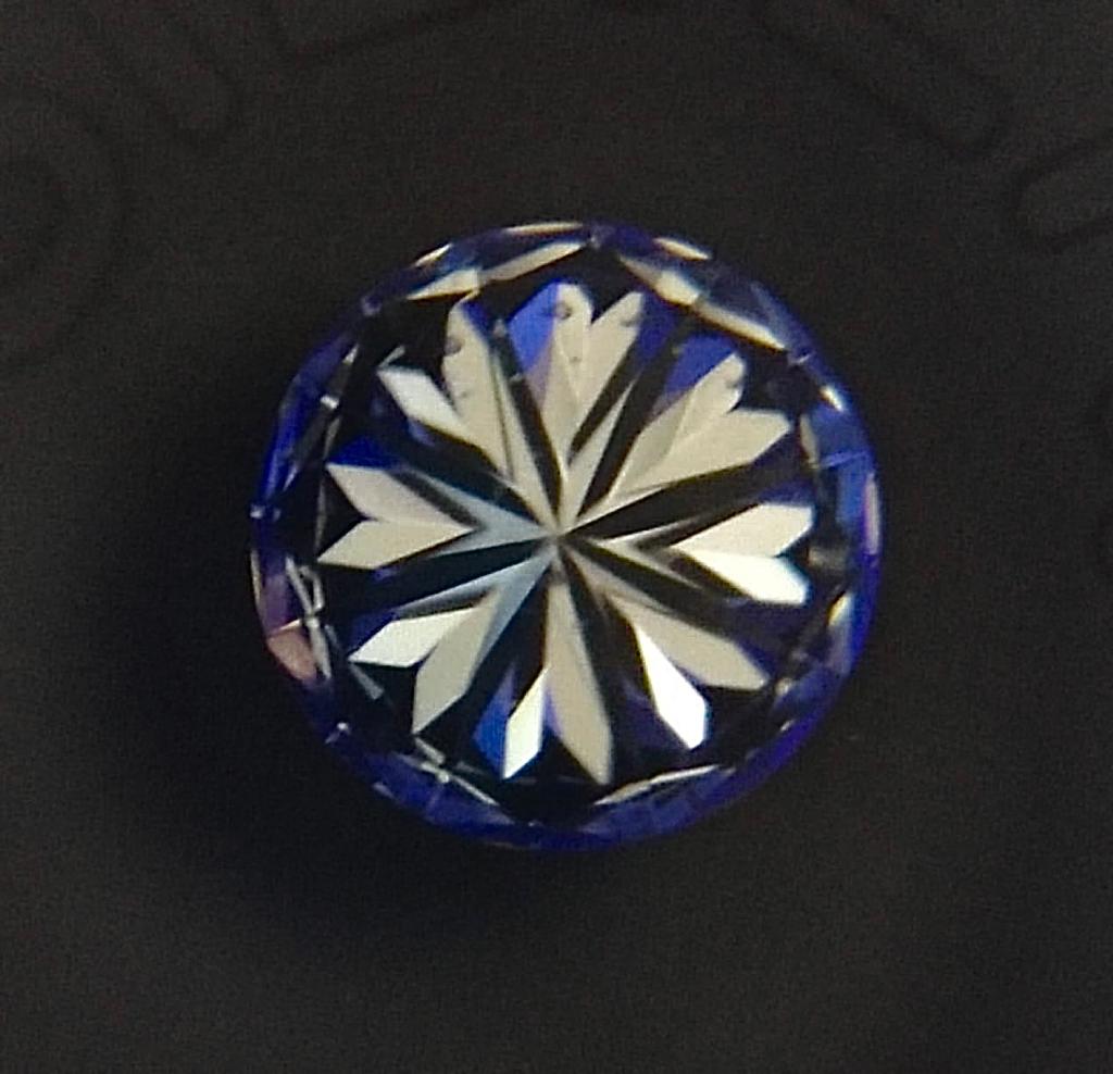 Diamante BR 0.778 VS1 K EX DIAMANE · Corazones (H&A)