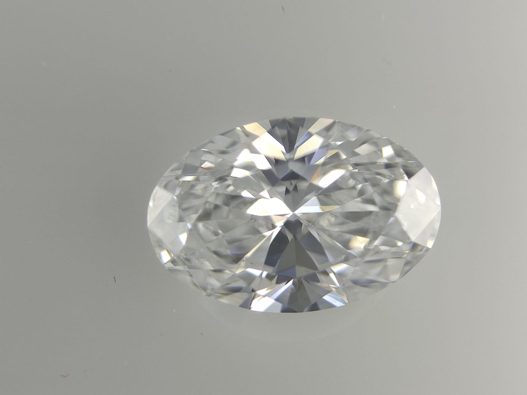 Diamante LAB Oval