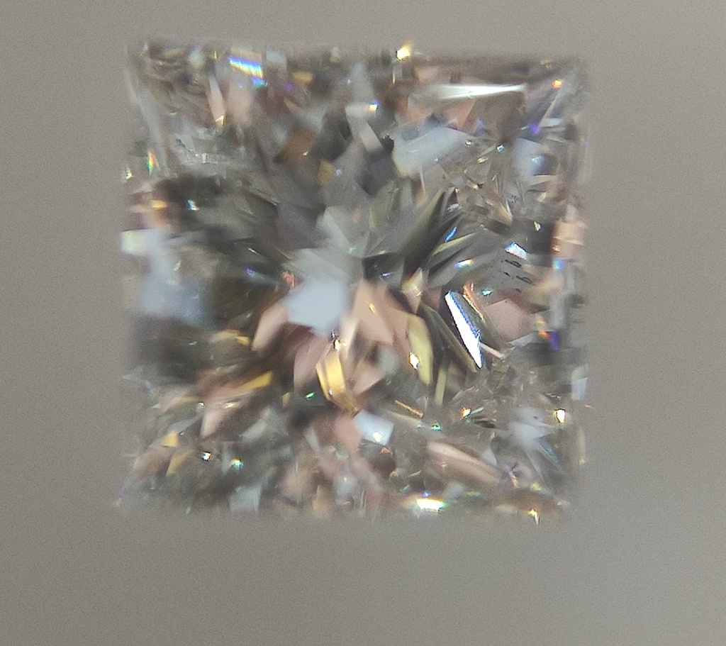 Diamante PR 0.708 VS1 E  DIAMANE