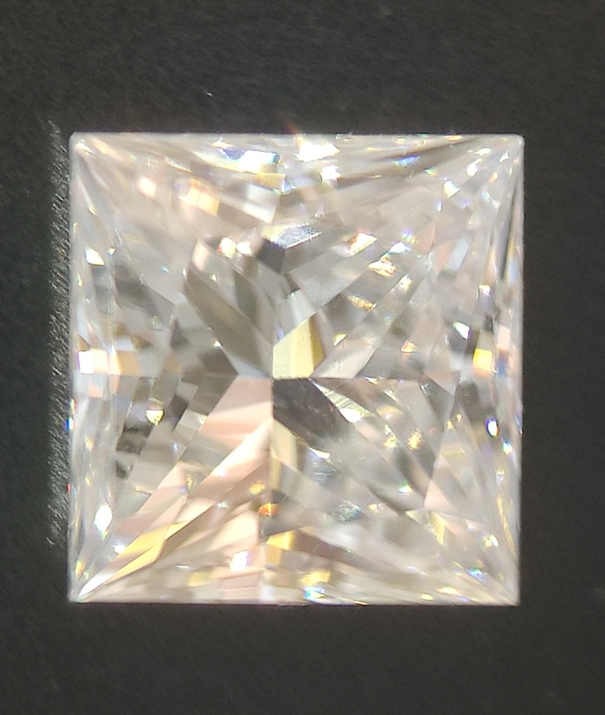 Diamante PR 0.736 VS1 G  DIAMANE