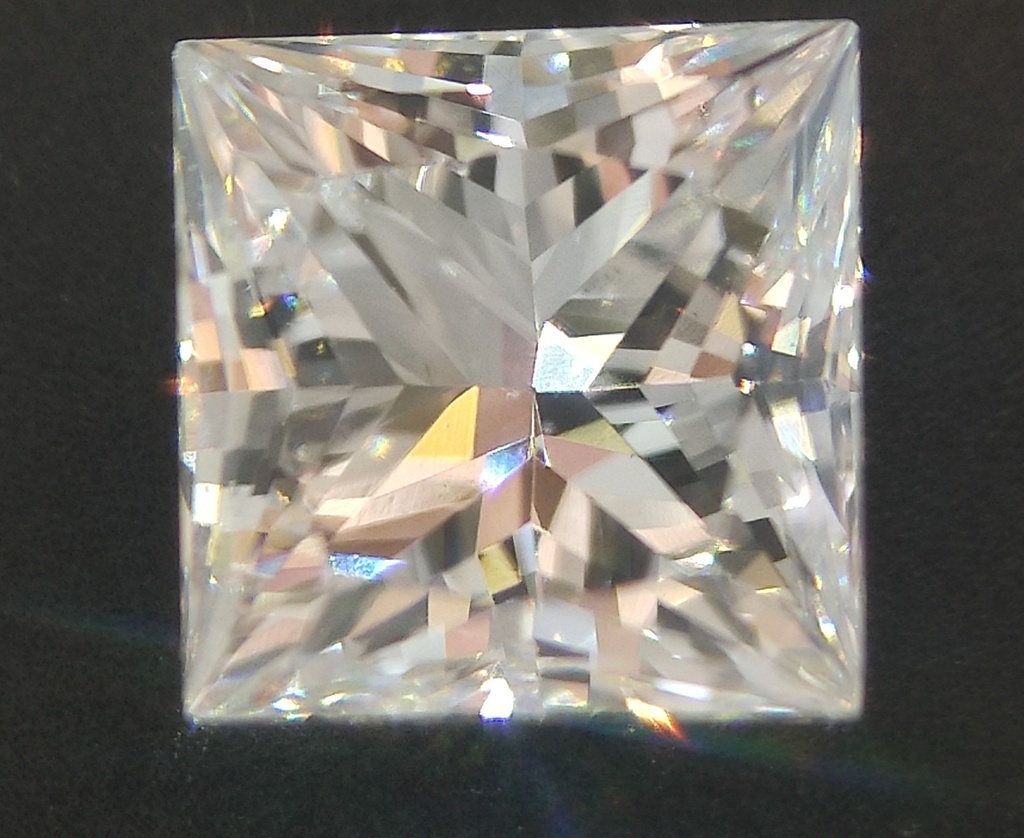 Diamante PR 0.753 VS1 F  DIAMANE